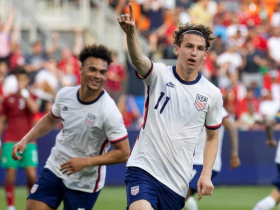 4:3 sizing - United States forward Brenden Aaronson celebrates his goal with the defender Antonee Robinson. © Trevor Ruszkowski-USA TODAY Sports