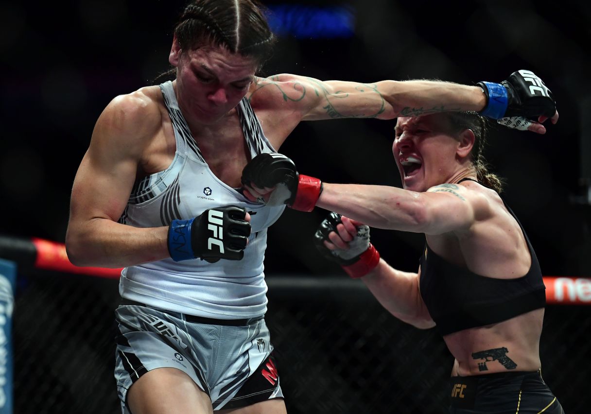 Shevchenko nails Lauren Murphy with a left hand