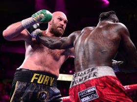 Tyson Fury takes on Deontay Wilder. © Joe Camporeale-USA TODAY Sports