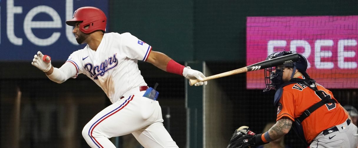 Texas Rangers third baseman Ezequiel Duran