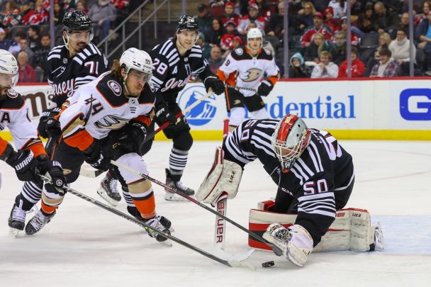 New Jersey Devils goaltender Nico Daws (50) makes a save against the Anaheim Ducks. Ⓒ Ed Mulholland-USA TODAY Sports
