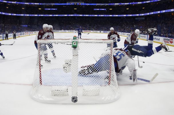 Colorado Avalanche goaltender Darcy Kuemper trips Corey Perry in the 2022 Stanley Cup Final Ⓒ Geoff Burke-USA TODAY Sports